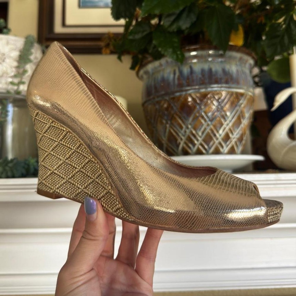 Lilly Pulitzer gold metallid wedge peep toe pumps chic resortwear going out